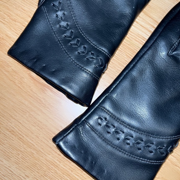 Women’s Leather Gloves with Fleece Lining - Size L - Picture 3 of 5